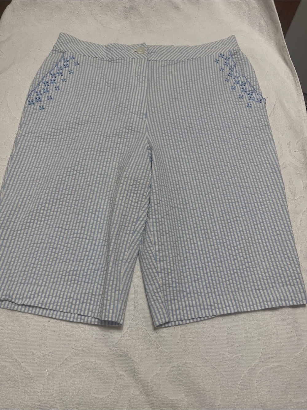 Susan Graver PinStripe Shorts - Sz M